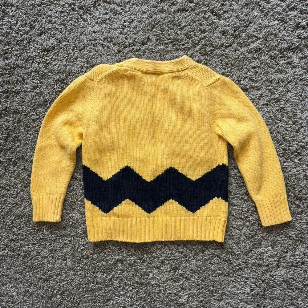 Gap Kids Peanuts Charlie Brown Yellow Chevron Cardigan Sweater 2 Years